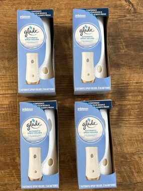 Glade White Automatic Spray Holder with Gold Accent